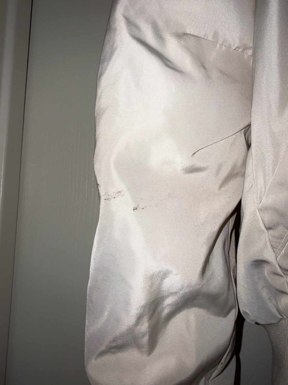 ALO Yoga Arctic Jacket in Bone - Picture 11 of 13